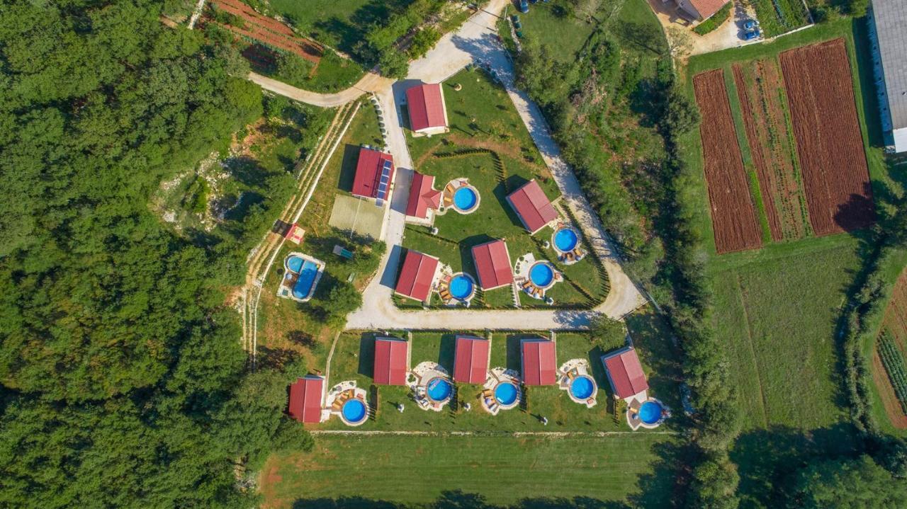 Holiday Park Village Jelovci Kringa ภายนอก รูปภาพ